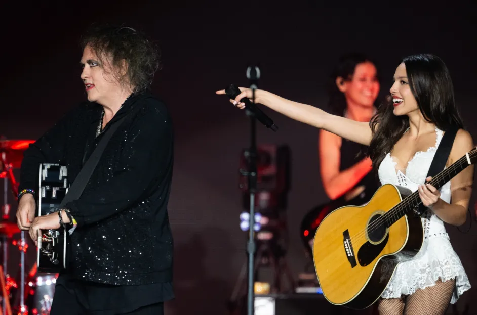 Оливия Родриго и Роберт Смит: как гитаристка плакала от счастья перед Гластонбери