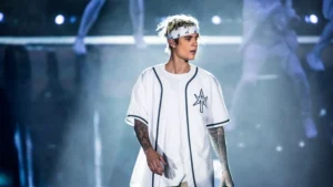 Джастин Бибер выпустил альбом "SWAG" о кризисе в браке с Хейли