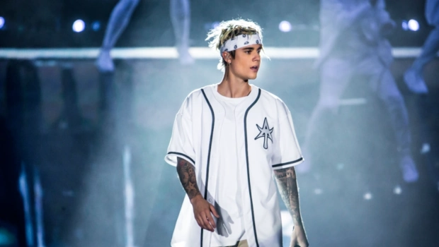 Джастин Бибер выпустил альбом "SWAG" о кризисе в браке с Хейли