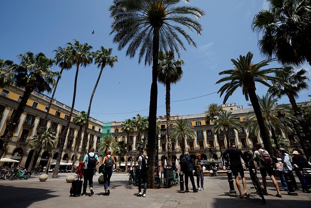 Возлюбленную певца Niletto ограбили в Испании: зловонная атака и кража