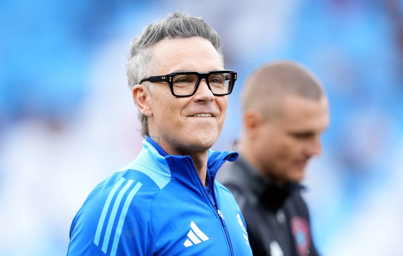 Robbie Williams представил первый официальный гимн FIFA — трек «Desire»