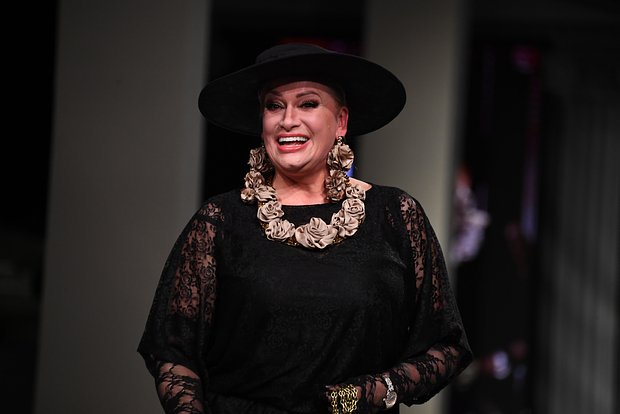 Экс-участница легендарного «Миража» раскрыла секрет посещения экстрасенса