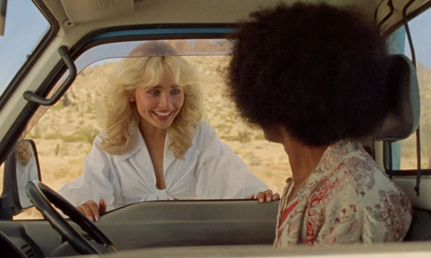 Сабина Карпентер покоряет UK: сингл «Manchild» дебютировал на первом месте