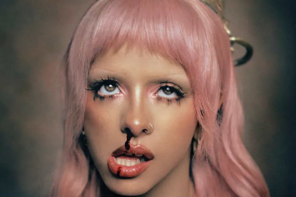 Мелани Мартинес и её "HADES": почему фанаты выбрали этот ад