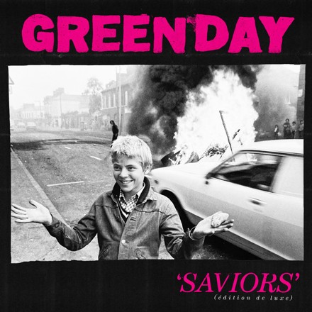 Green Day выпустили делюкс-версию альбома «Saviors» с новыми треками и клипом
