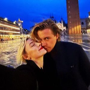 Сирша Ронан и Джек Лауден станут родителями: первые фото беременности звездной пары